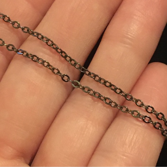 Lion Face Arrowhead Shaped Fashion Jewelry Necklace - Picture 5 of 10